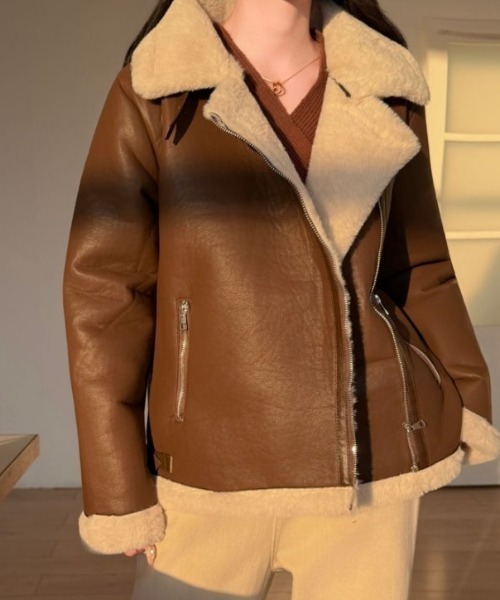 ABITOKYO（アビトーキョー）の「ボアドッキングフェイクレザーブルゾン（ブルゾン・レディース・アイボリー/ブラック/ブラック系その他/モカ・FREE）」の10枚目の写真