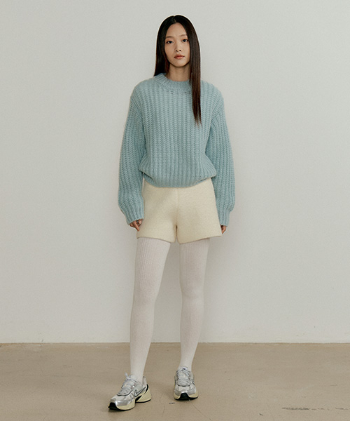 LINGSEOUL(リングソウル)の「kid mohair half neck knit-sky blue(ニット/セーター・レディース・スカイブルー・FREE)」の2枚目の写真