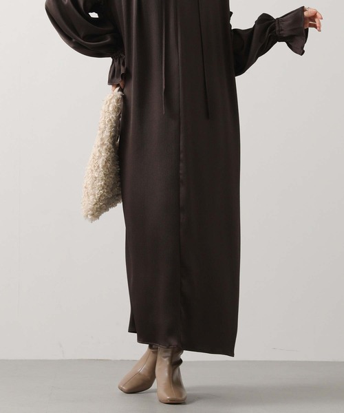 Gready Brilliant（グレディブリリアン）の「ハンマーサテンパフ袖ワンピース（ワンピース・レディース・ブラウン・38）」の11枚目の写真