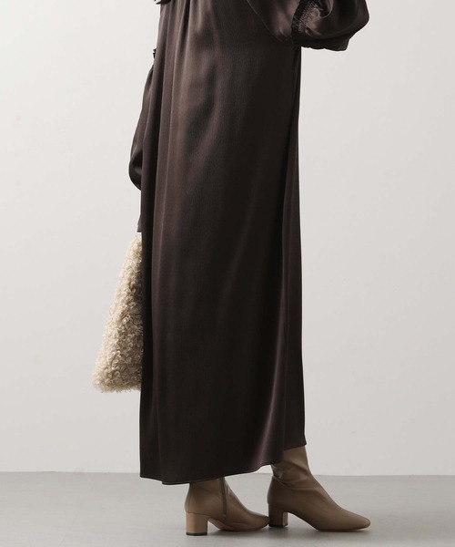 Gready Brilliant（グレディブリリアン）の「ハンマーサテンパフ袖ワンピース（ワンピース・レディース・ブラウン・38）」の14枚目の写真