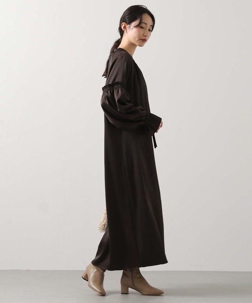 Gready Brilliant（グレディブリリアン）の「ハンマーサテンパフ袖ワンピース（ワンピース・レディース・ブラウン・38）」の5枚目の写真