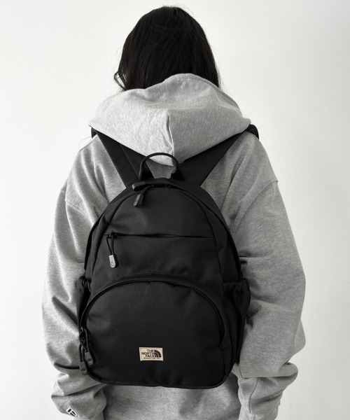 THE NORTH FACE(ザノースフェイス)の「THE NORTH FACE(ザ・ノースフェイス)/軽量 デイリー ミニ バックパック リュック/STANDARD BACKPACK S(バックパック/リュック・レディース・ブラック/ブラウン/レッド・FREE)」の14枚目の写真