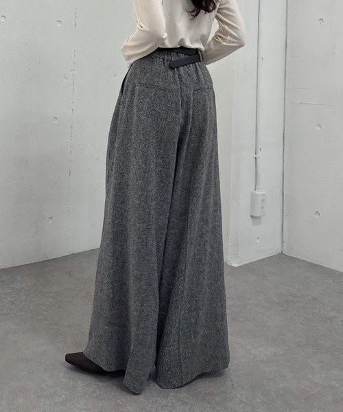 archives（アルシーヴ）の「ベルト付ウールタックワイドスラックス（スラックス・レディース・ベージュ/グレー/チャコールグレー・MEDIUM）」の17枚目の写真