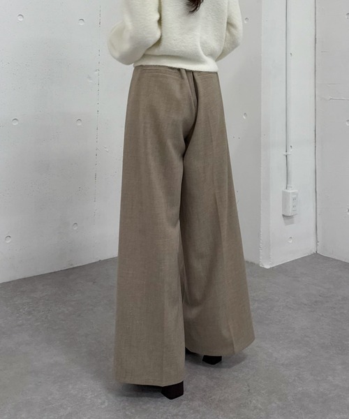 archives（アルシーヴ）の「ベルト付ウールタックワイドスラックス（スラックス・レディース・ベージュ/グレー/チャコールグレー・MEDIUM）」の9枚目の写真