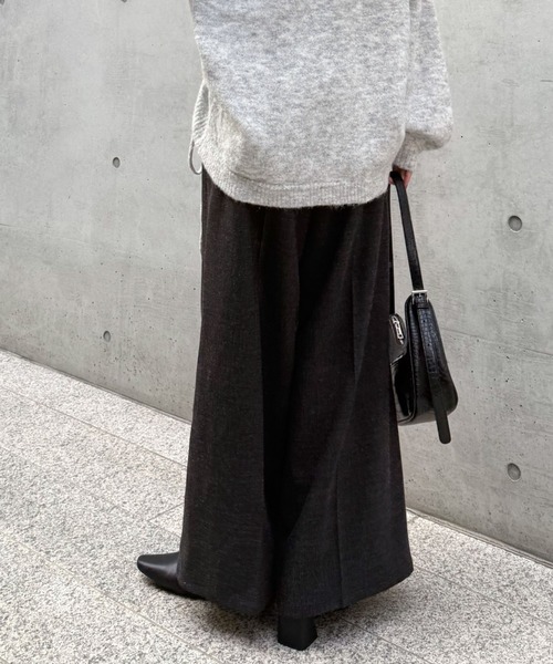 archives（アルシーヴ）の「ベルト付ウールタックワイドスラックス（スラックス・レディース・ベージュ/グレー/チャコールグレー・MEDIUM）」の22枚目の写真