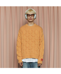 UNALLOYED（アナロイド）の「エンボスクローバーニット / サーモン（ニット/セーター）」