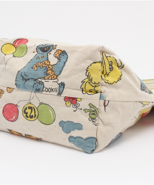 One deux boo（ワンドゥーブー）の「SESAME STREET 2WAYポシェット（ショルダーバッグ・カラフル・FREE）」の2枚目の写真