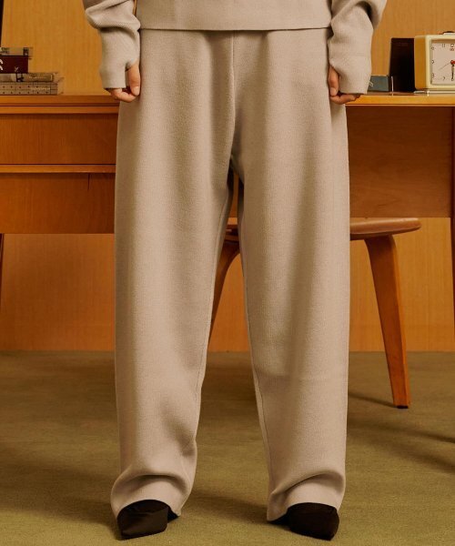 DURTの「RESORT WOOL PANTS (LIGHT GREY)(その他パンツ・レディース・その他・LARGE/MEDIUM/SMALL)」の2枚目の写真