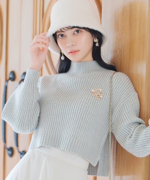 WILLSELECTION（ウィルセレクション）の「ブローチ付きクロップドラメニット（ニット/セーター・レディース・ピンク/オフホワイト/ブラック/サックスブルー/ミント・FREE）」の3枚目の写真