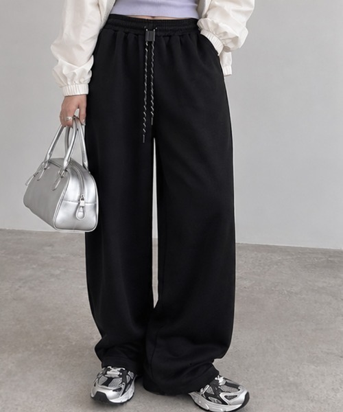 CLOTHY(クロシィ)の「【ALLシーズン着れるワンマイルアイテム!】スウェットバレルパンツ(セットアップ可)(スウェットパンツ・レディース・ライトグレー/ブラック/グレー/オフホワイト・MEDIUM/LARGE)」の3枚目の写真
