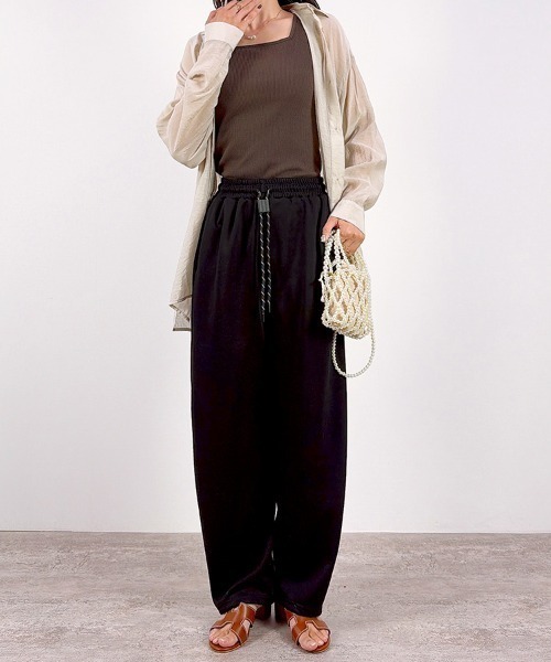 CLOTHY(クロシィ)の「【ALLシーズン着れるワンマイルアイテム!】スウェットバレルパンツ(セットアップ可)(スウェットパンツ・レディース・ライトグレー/ブラック/グレー/オフホワイト・MEDIUM/LARGE)」の7枚目の写真