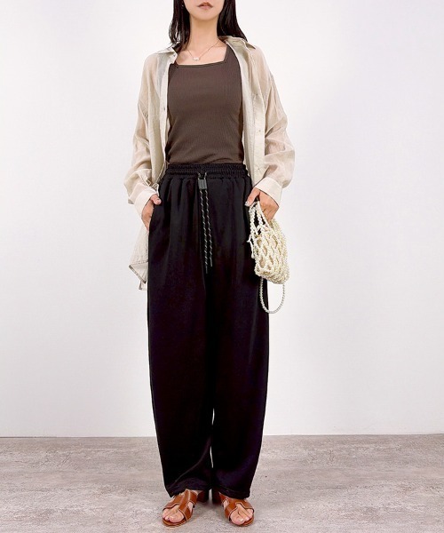 CLOTHY(クロシィ)の「【ALLシーズン着れるワンマイルアイテム!】スウェットバレルパンツ(セットアップ可)(スウェットパンツ・レディース・ライトグレー/ブラック/グレー/オフホワイト・MEDIUM/LARGE)」の6枚目の写真