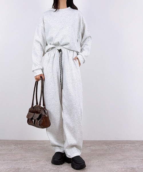 CLOTHY(クロシィ)の「【ALLシーズン着れるワンマイルアイテム!】スウェットバレルパンツ(セットアップ可)(スウェットパンツ・レディース・ライトグレー/ブラック/グレー/オフホワイト・MEDIUM/LARGE)」の8枚目の写真