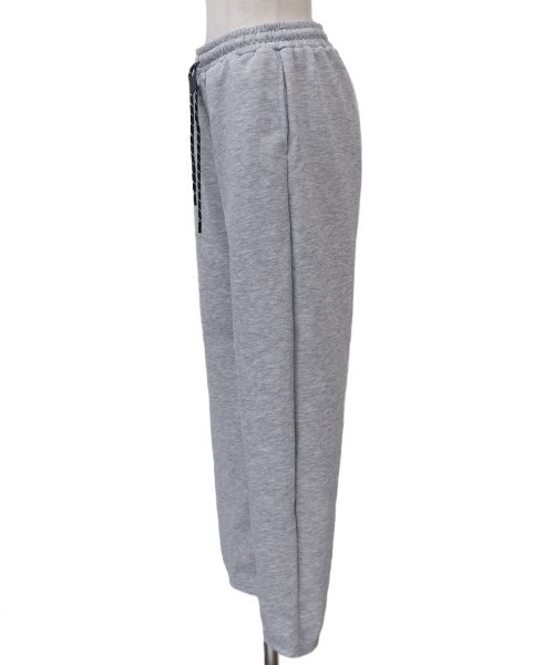 CLOTHY(クロシィ)の「【ALLシーズン着れるワンマイルアイテム!】スウェットバレルパンツ(セットアップ可)(スウェットパンツ・レディース・ライトグレー/ブラック/グレー/オフホワイト・MEDIUM/LARGE)」の13枚目の写真