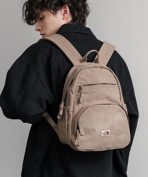 THE NORTH FACE(ザノースフェイス)の「日本未展開モデル WHITE LABEL THE NORTH FACE ELECTRON SLING BAG ミニバックパック(バックパック/リュック・メンズ・ベージュ/レッド/ブラック・FREE)」の2枚目の写真