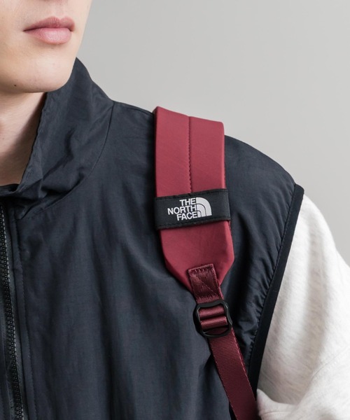 THE NORTH FACE(ザノースフェイス)の「日本未展開モデル WHITE LABEL THE NORTH FACE ELECTRON SLING BAG ミニバックパック(バックパック/リュック・メンズ・ベージュ/レッド/ブラック・FREE)」の18枚目の写真