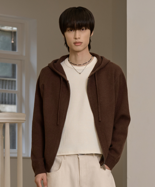 HYOJI（ヒョージ）の「FW ウォッシャブルツーウェイクロップフードニットジップアップ (3カラー)（ニット/セーター・メンズ・ブラウン/チャコール/ブラック・FREE）」の5枚目の写真
