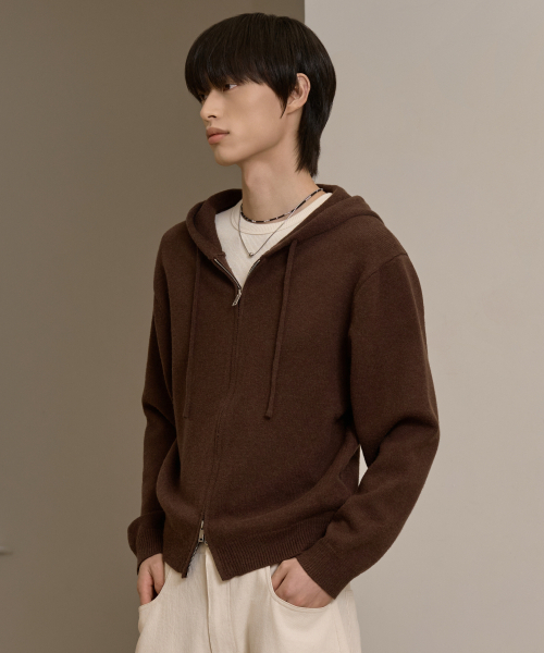 HYOJI（ヒョージ）の「FW ウォッシャブルツーウェイクロップフードニットジップアップ (3カラー)（ニット/セーター・メンズ・ブラウン/チャコール/ブラック・FREE）」の6枚目の写真