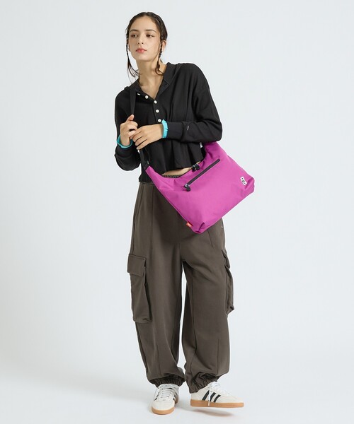 CHUMS(チャムス)の「【CHUMS / チャムス】Recycle Plain Shoulder Bag / リサイクルプレーンショルダーバッグ(ショルダーバッグ・レディース・ピンク/ネイビー/グレイッシュベージュ/ブラック/パープル/その他1・フリー)」の21枚目の写真