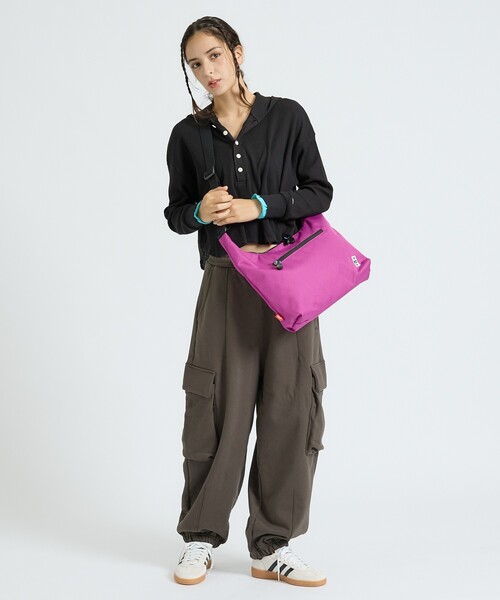 CHUMS(チャムス)の「【CHUMS / チャムス】Recycle Plain Shoulder Bag / リサイクルプレーンショルダーバッグ(ショルダーバッグ・レディース・ピンク/ネイビー/グレイッシュベージュ/ブラック/パープル/その他1・フリー)」の22枚目の写真