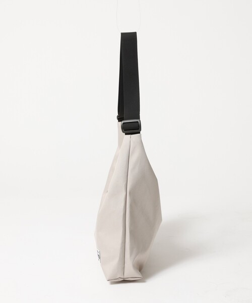 CHUMS(チャムス)の「【CHUMS / チャムス】Recycle Plain Shoulder Bag / リサイクルプレーンショルダーバッグ(ショルダーバッグ・レディース・ピンク/ネイビー/グレイッシュベージュ/ブラック/パープル/その他1・フリー)」の18枚目の写真