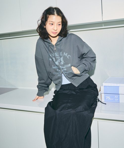 LMCの「WM LOVE ANGEL ZIP-UP HOODIE charcoal（パーカー・レディース・その他・M/S）」の2枚目の写真