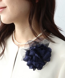 Three Four Time（スリーフォータイム）の「フリル×パールコサージュ（ブローチ/コサージュ）」