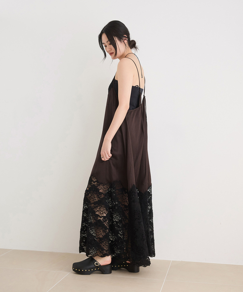 IENA LA BOUCLE(イエナラブークル)の「IENA LA BOUCLE R/Lサテンレースコンビキャミドレ(ワンピース・レディース・ブラウン・FREE)」の3枚目の写真