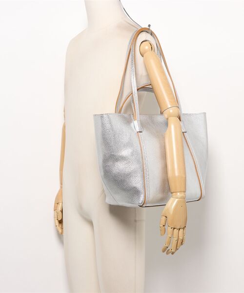 inter-chaussures（インターショシュール）の「【RIPANI】A4対応ダブルハンドルトート(Q66407)（トートバッグ・レディース・シルバー・ALL）」の5枚目の写真