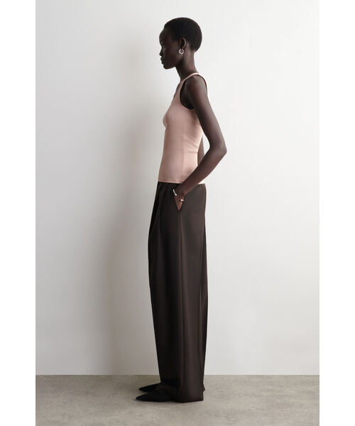 COS（コス）の「サテントリム　コットンジャージータンクトップ（タンクトップ・レディース・ピンク・36/38/M/L）」の5枚目の写真