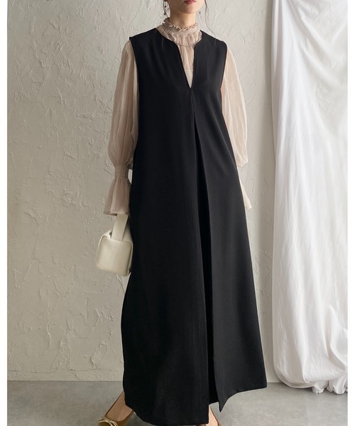 She's Closet(シーズクローゼット)の「深Vネックフロントタック ロングジャンパースカートワンピース(ワンピース・レディース・グレー/ブラック/アイボリー・FREE/SHORT)」の5枚目の写真