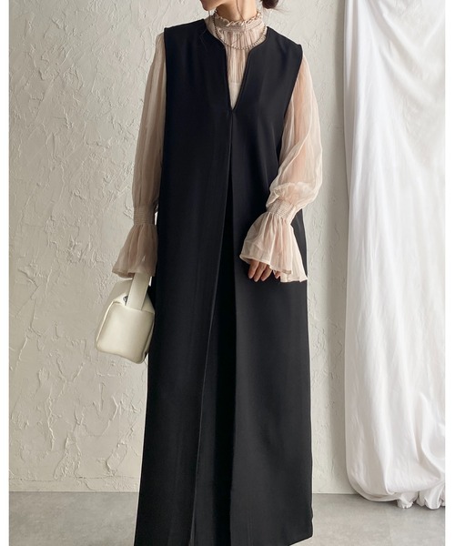 She's Closet(シーズクローゼット)の「深Vネックフロントタック ロングジャンパースカートワンピース(ワンピース・レディース・グレー/ブラック/アイボリー・FREE/SHORT)」の13枚目の写真