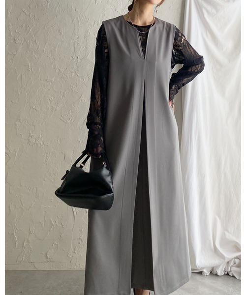 She's Closet(シーズクローゼット)の「深Vネックフロントタック ロングジャンパースカートワンピース(ワンピース・レディース・グレー/ブラック/アイボリー・FREE/SHORT)」の19枚目の写真