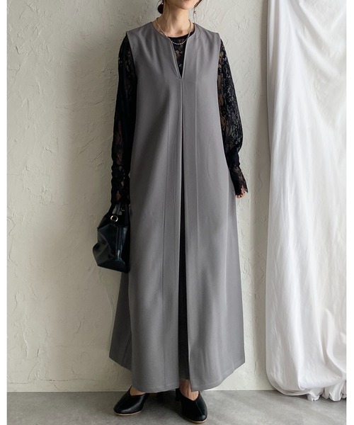 She's Closet(シーズクローゼット)の「深Vネックフロントタック ロングジャンパースカートワンピース(ワンピース・レディース・グレー/ブラック/アイボリー・FREE/SHORT)」の20枚目の写真