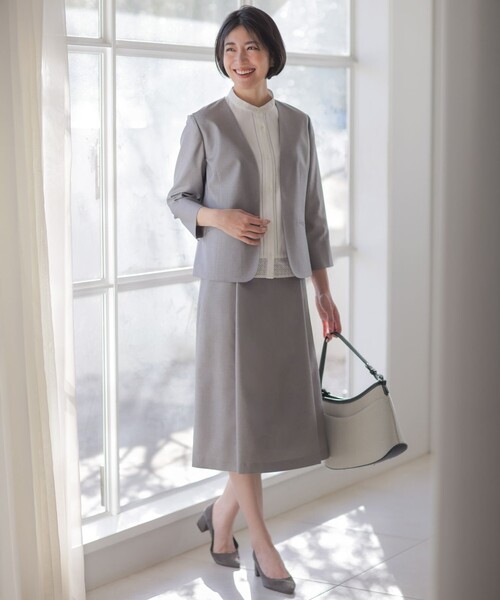 J.PRESS(ジェイプレス)の「【定番人気・セットアップ対応】OXIJEWEL ストレッチ ノーカラー ジャケット(ノーカラージャケット・レディース・ネイビー系/ライトグレー系/シルバー系・T13/T15)」の4枚目の写真