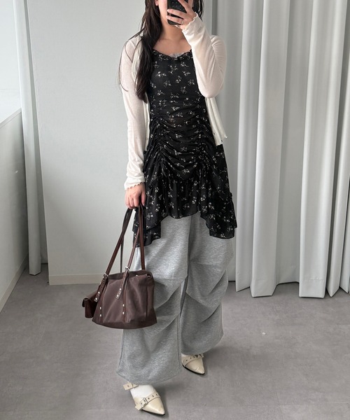 apres jour mignon（アプレジュールミニョン）の「ドロストキャミチュニック（チュニック・レディース・ブラック系その他2/ブラック/オフホワイト/ブラック系その他/ホワイト系その他3/ブラック×ホワイト/ホワイト×ブラック/ブラウン系その他/ダークブラウン/チャコールグレー・X-LARGE/フリー）」の19枚目の写真