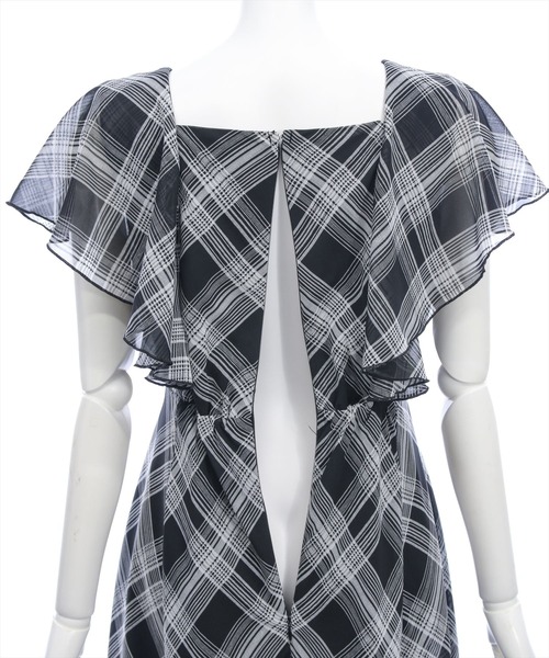 CLEAR BASIC（クリアベーシック）の「フロントギャザーフレアスリーブワンピース[大人 フェミニン 上品]≪新作≫（ワンピース・レディース・オフホワイト/ブラック・PF/F）」の13枚目の写真