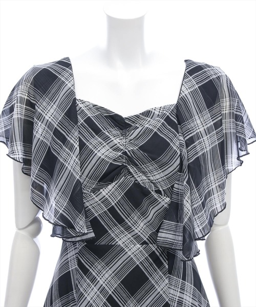 CLEAR BASIC（クリアベーシック）の「フロントギャザーフレアスリーブワンピース[大人 フェミニン 上品]≪新作≫（ワンピース・レディース・オフホワイト/ブラック・PF/F）」の16枚目の写真