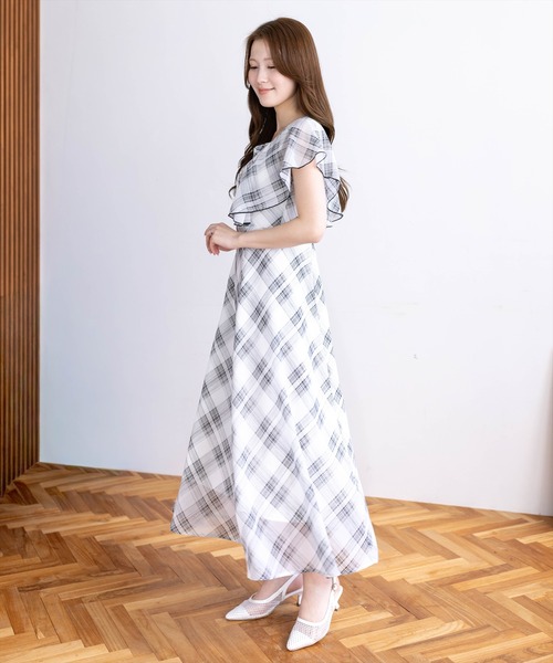 CLEAR BASIC（クリアベーシック）の「フロントギャザーフレアスリーブワンピース[大人 フェミニン 上品]≪新作≫（ワンピース・レディース・オフホワイト/ブラック・PF/F）」の3枚目の写真