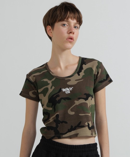 AVIREX(アヴィレックス)の「《直営店限定》CAMO WAFFLE MINI T-SHIRT(Tシャツ/カットソー・レディース・ベージュ系その他/グリーン系カモフラージュ・M/S)」の2枚目の写真