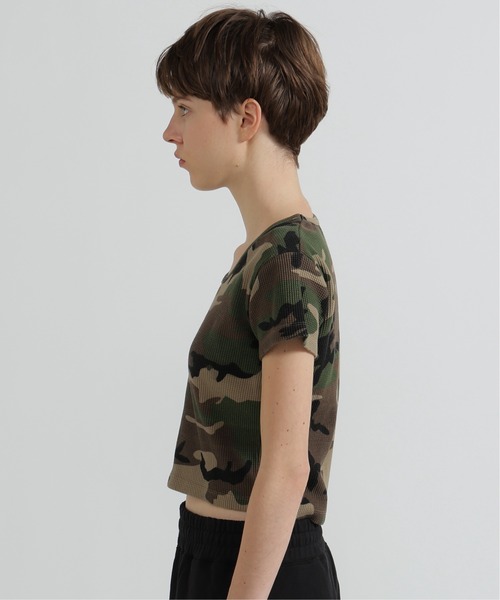 AVIREX(アヴィレックス)の「《直営店限定》CAMO WAFFLE MINI T-SHIRT(Tシャツ/カットソー・レディース・ベージュ系その他/グリーン系カモフラージュ・M/S)」の4枚目の写真