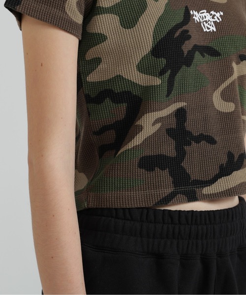 AVIREX(アヴィレックス)の「《直営店限定》CAMO WAFFLE MINI T-SHIRT(Tシャツ/カットソー・レディース・ベージュ系その他/グリーン系カモフラージュ・M/S)」の7枚目の写真