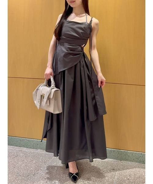 SNIDEL（スナイデル）の「スイッチングキャミワンピース（ワンピース・レディース・カーキ/ブラック/グレー・1/0）」の3枚目の写真