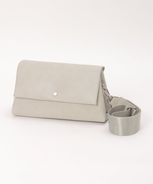 notch.(ノッチ)の「フラップ2WAYスクエアバッグ(ショルダーバッグ・レディース・ブラック/ライトグレー/キャメル/オフホワイト・ONESIZE)」の3枚目の写真