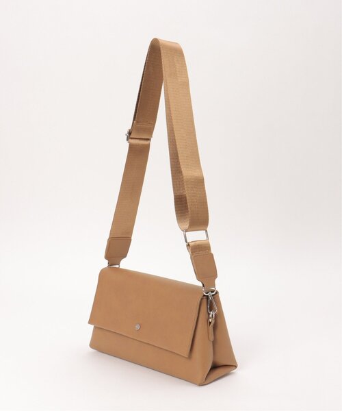 notch.(ノッチ)の「フラップ2WAYスクエアバッグ(ショルダーバッグ・レディース・ブラック/ライトグレー/キャメル/オフホワイト・ONESIZE)」の7枚目の写真