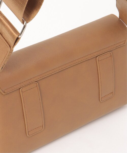 notch.(ノッチ)の「フラップ2WAYスクエアバッグ(ショルダーバッグ・レディース・ブラック/ライトグレー/キャメル/オフホワイト・ONESIZE)」の16枚目の写真