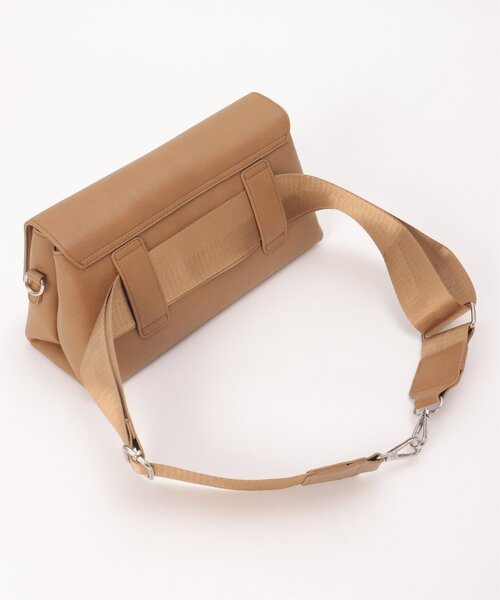 notch.(ノッチ)の「フラップ2WAYスクエアバッグ(ショルダーバッグ・レディース・ブラック/ライトグレー/キャメル/オフホワイト・ONESIZE)」の18枚目の写真