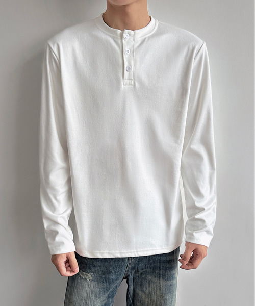 neos(ネオス)の「【neos】ルーズシルエット ヘンリーネック ロングスリーブ Tシャツ ユニセックス(Tシャツ/カットソー・メンズ・ワインレッド/ブラック/チャコールグレー/ホワイト・MEDIUM/X-LARGE/LARGE)」の2枚目の写真