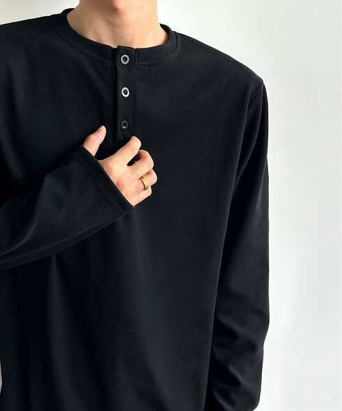 neos(ネオス)の「【neos】ルーズシルエット ヘンリーネック ロングスリーブ Tシャツ ユニセックス(Tシャツ/カットソー・メンズ・ワインレッド/ブラック/チャコールグレー/ホワイト・MEDIUM/X-LARGE/LARGE)」の3枚目の写真