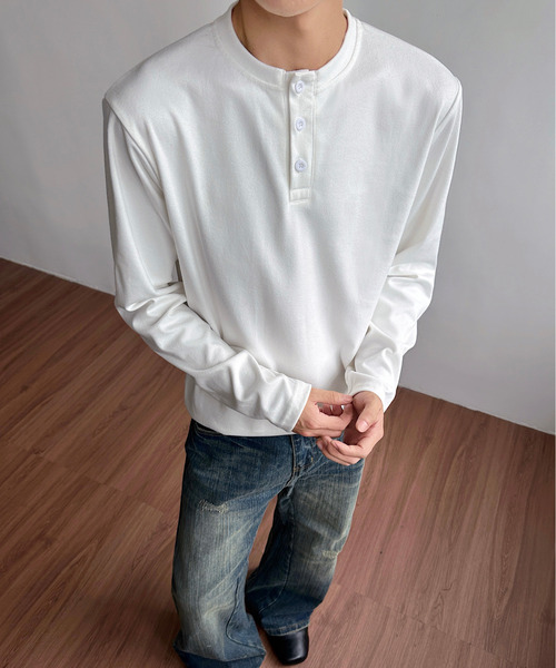 neos(ネオス)の「【neos】ルーズシルエット ヘンリーネック ロングスリーブ Tシャツ ユニセックス(Tシャツ/カットソー・メンズ・ワインレッド/ブラック/チャコールグレー/ホワイト・MEDIUM/X-LARGE/LARGE)」の9枚目の写真